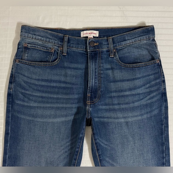 Lucky Brand 223 Straight Leg Jeans Men’s 33x30 Blue Medium Wash Whiskered - Picture 3 of 13